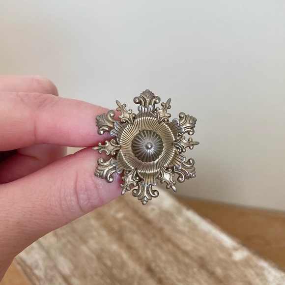 Stunning Intricate Silver Victorian Style Brooch - Picture 5 of 5